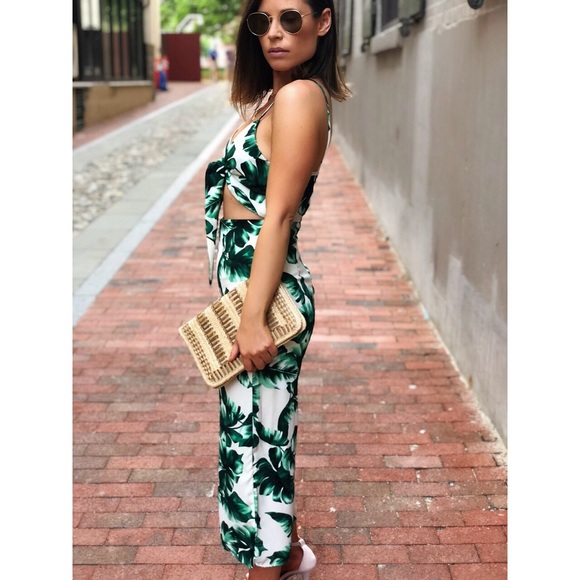 Last 1✨🆕Lilith Palm Leaf Print Tie Front Jumpsuit - Picture 6 of 8